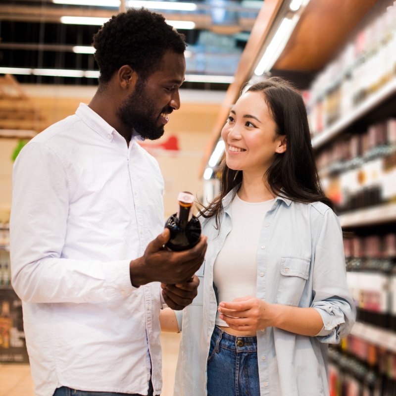 Canal On vs. Canal Off: Definición, diferencias estratégicas y su impacto en las ventas, el consumidor y el mercadeo